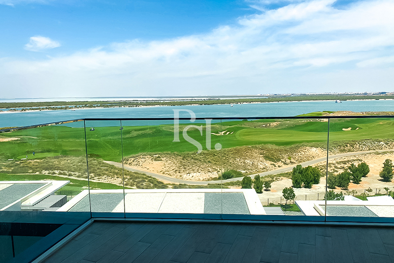 Ideal Location with excellent sea view | 3BR Apartment